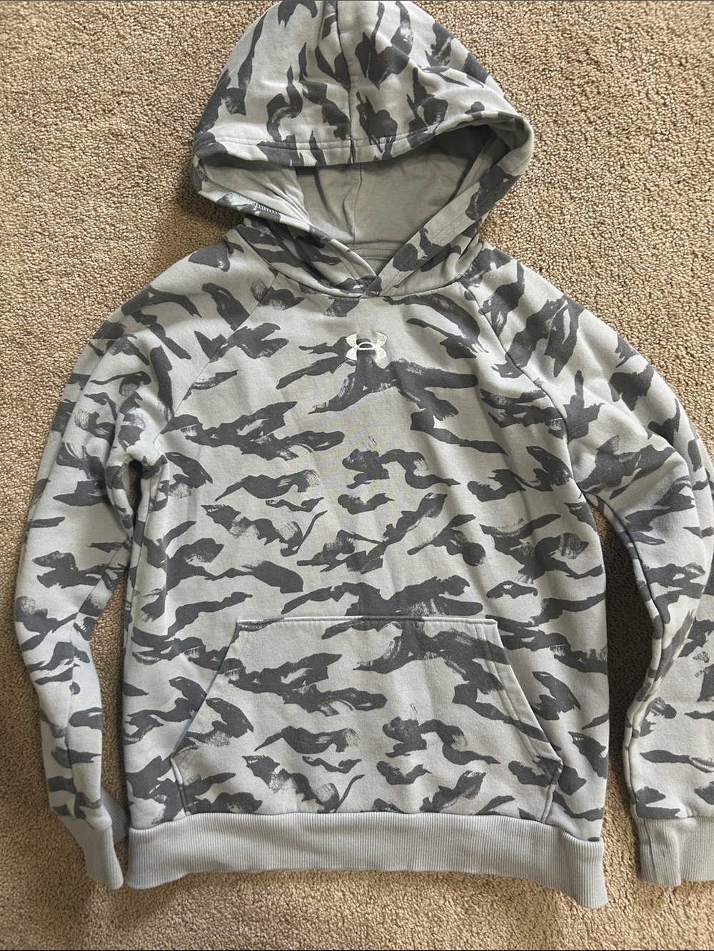 Boys Under Armour Light Gray & Dark Gray Camo Hoodie